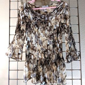 Cute Dress Barn Top.  NWT.  Size:. Large